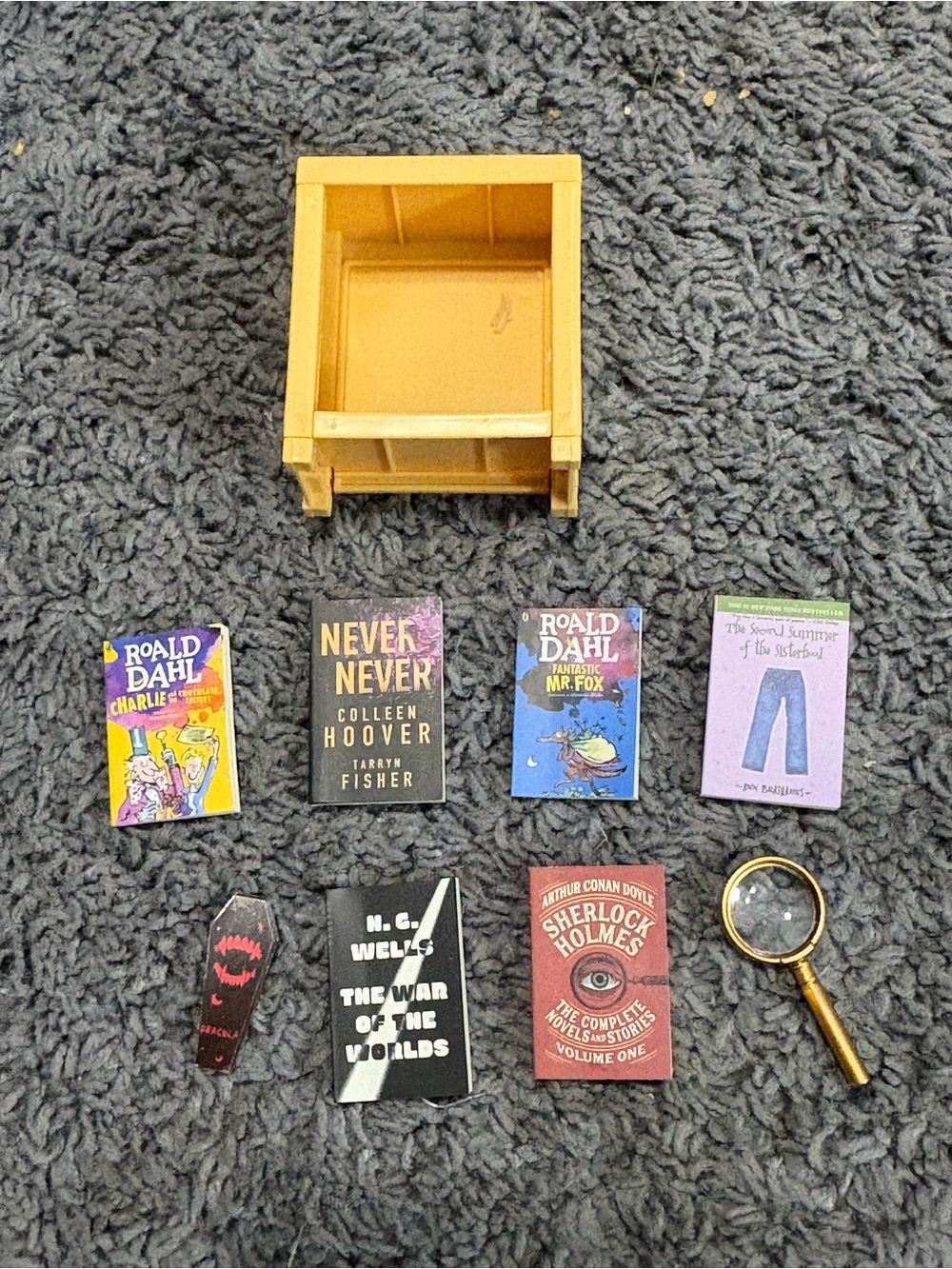 NWOT Mini Series Books with a Shelf, a Magnifying Glass & a Bookmark, Books (2)